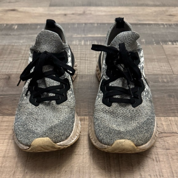 Nike React Black and Gray Running Shoes - Picture 3 of 5